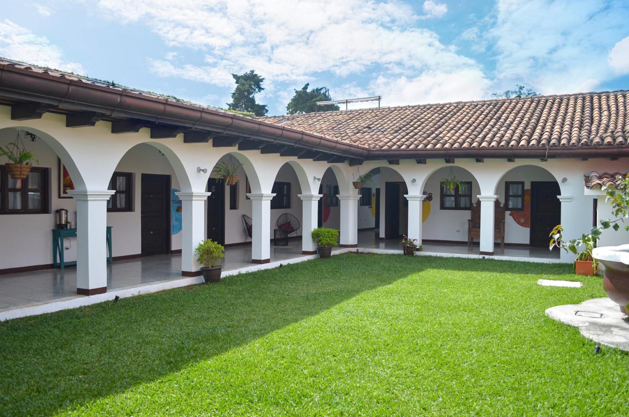Luna Maya Boutique Hotel Antigua Exterior foto